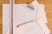 Cargar imagen en el visor de la galería, Almohadilla de corte Rosa Autoregenerable Cricut 12x12 pulg