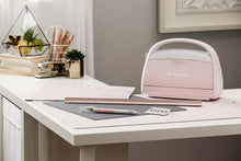 Cargar imagen en el visor de la galería, Almohadilla de corte Rosa Autoregenerable Cricut 12x12 pulg