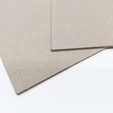 Cargar imagen en el visor de la galería, Cartón gris para encuadernar 2 mm corte A4 2 pzas - Varali