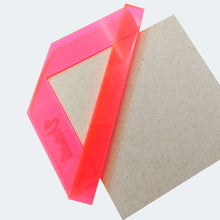 Cargar imagen en el visor de la galería, KIT DE HERRAMIENTAS PARA ENCUADERNADO VARALI ACRÍLICO ROSA