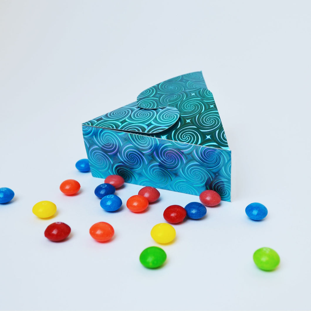 Paquete Cartulina Holografía Azul Espirales 195 gr 21cm x 29.7 cm C/10 hojas
