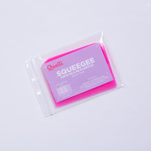 Cargar imagen en el visor de la galería, ESPATULA RASADOR SQUEEGEE ROSA 10X7.5CM QUELLI