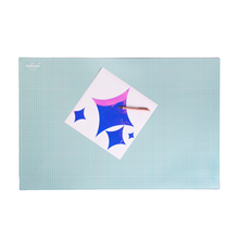 Cargar imagen en el visor de la galería, TAPETE DE CORTE A1 QUELLI 90 x 60 cm