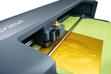 Cargar imagen en el visor de la galería, Cricut Maker 5 cortando