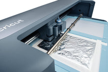 Cargar imagen en el visor de la galería, Cricut Maker 5 con pluma