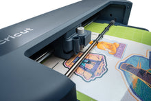 Cargar imagen en el visor de la galería, Cricut Maker 5 cortando