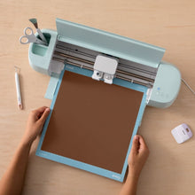 Cargar imagen en el visor de la galería, MUESTRARIO DE VINIL DE CORTE PERMANENTE TONOS DE PIEL CRICUT 12X12&quot;
