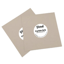 Cargar imagen en el visor de la galería, Paquete cartón para encuadernar gris 12x12" 2 mm (50 pzas) - Quelli