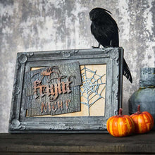 Cargar imagen en el visor de la galería, Troquel delgado Vault Gothic Portraits Tim Holtz Sizzix | 666681