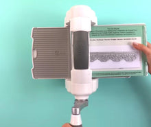 Cargar imagen en el visor de la galería, Troquel delgado serie Crochet Tim Holtz Sizzix | 664178