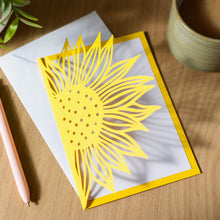 Cargar imagen en el visor de la galería, Cartulina Cricut Surtido Botánicos 80 hojas 21.59 x 27.94 cm 2012119