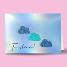 Cargar imagen en el visor de la galería, Perforadora papel y foamy nube 1.5" Quelli en uso