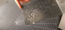 Cargar imagen en el visor de la galería, Troquel Delgado Corona Boda Sizzix Olivia Rose 6 Piezas | 663862