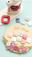 Cargar imagen en el visor de la galería, MOLDE CUADRADO PARA FOTOBOTONERA BUTTON PRESS WE R MEMORY KEEPERS