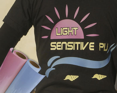 Vinil textil fotosensible que aparenta ser blanco y cambia de color en cuanto le da la luz del sol Colortex® Sensible al sol x Metro